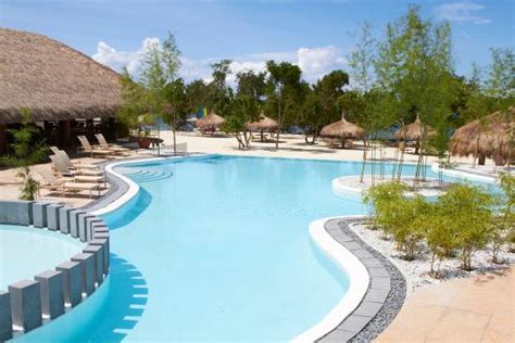 Best Hotels Near Bluewater Panglao Beach Resort, Danao.